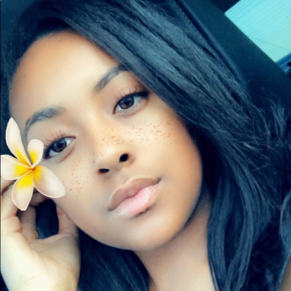 Meet the Posher Other - Meet your Posher, Dezerie